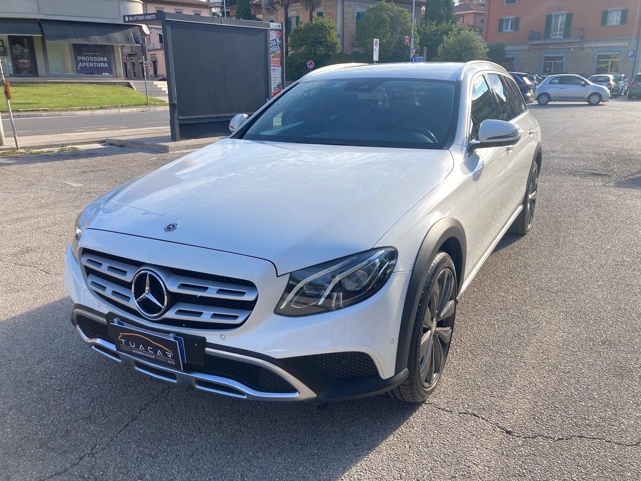 Mercedes-Benz E 220 E-Class E #6086
