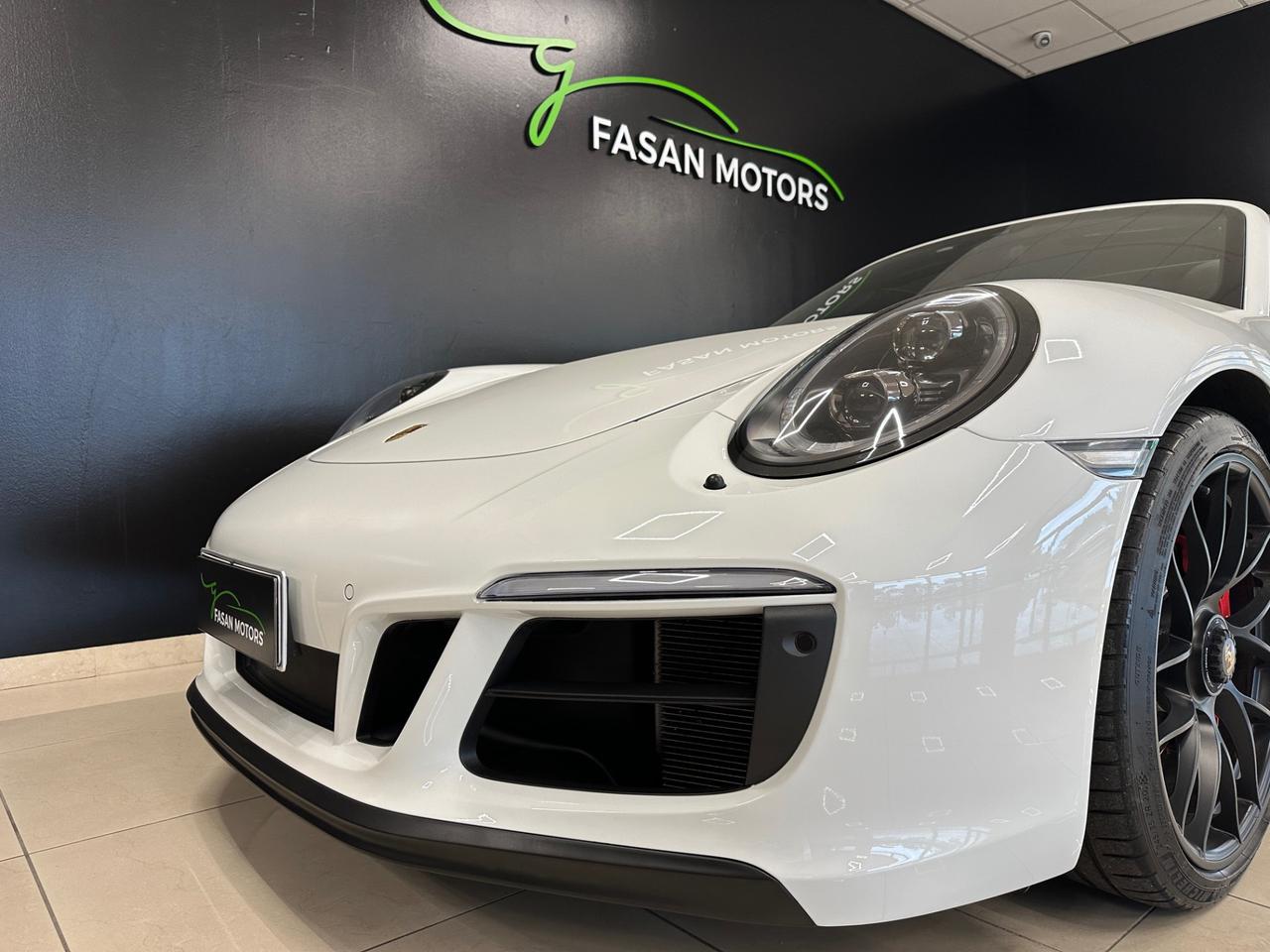 Porsche 911 Cabrio 3.0 Carrera 4 GTS auto