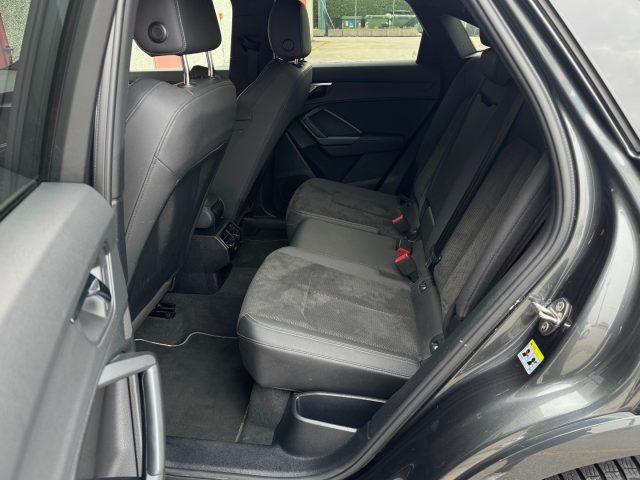 AUDI Q3 35TDI S line interno/esterno Gancio Matrix Unicopr