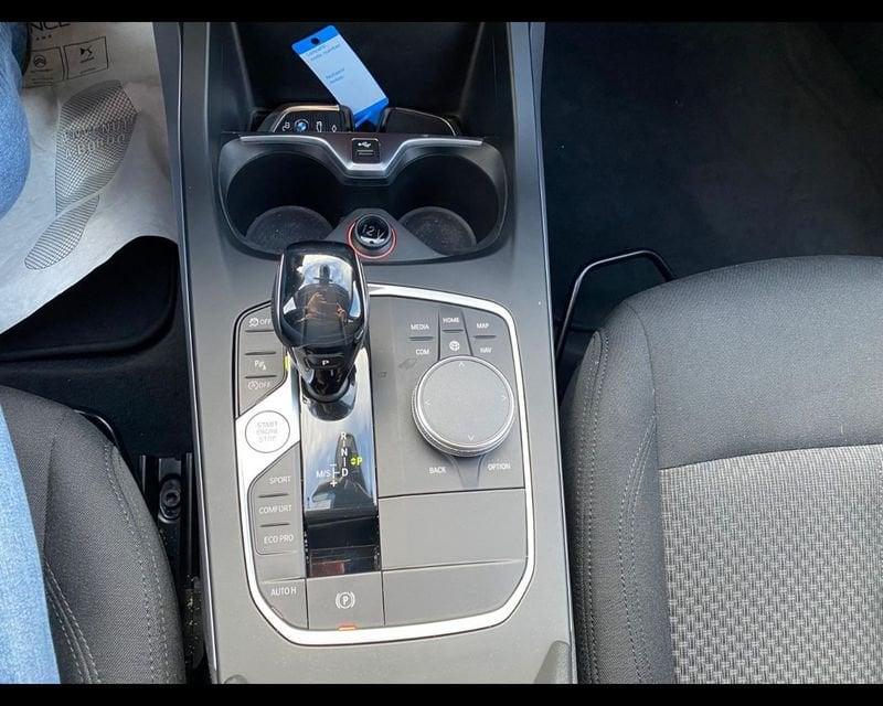 BMW Serie 1 F40 118d Business Advantage auto