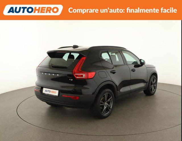 VOLVO XC40 T2 Momentum Pro