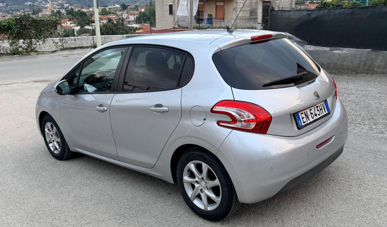 Peugeot 208 1.4 HDi 68 CV 5 porte Active