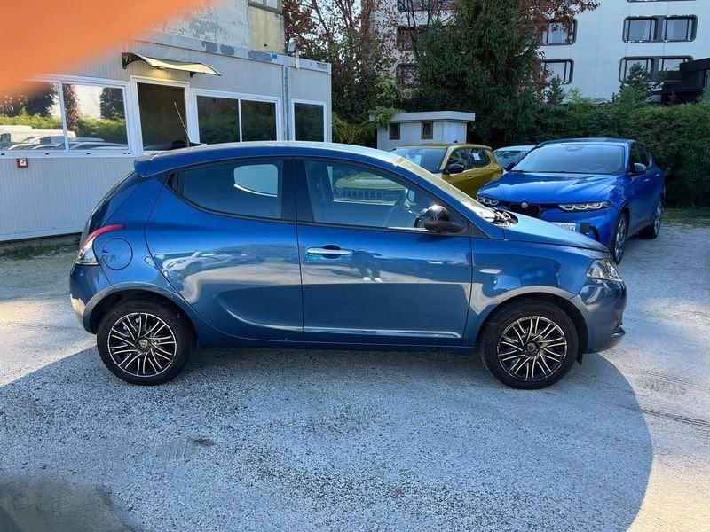 Lancia Ypsilon Ypsilon 1.0 FireFly 5 porte S&S Hybrid Ecochic Gold