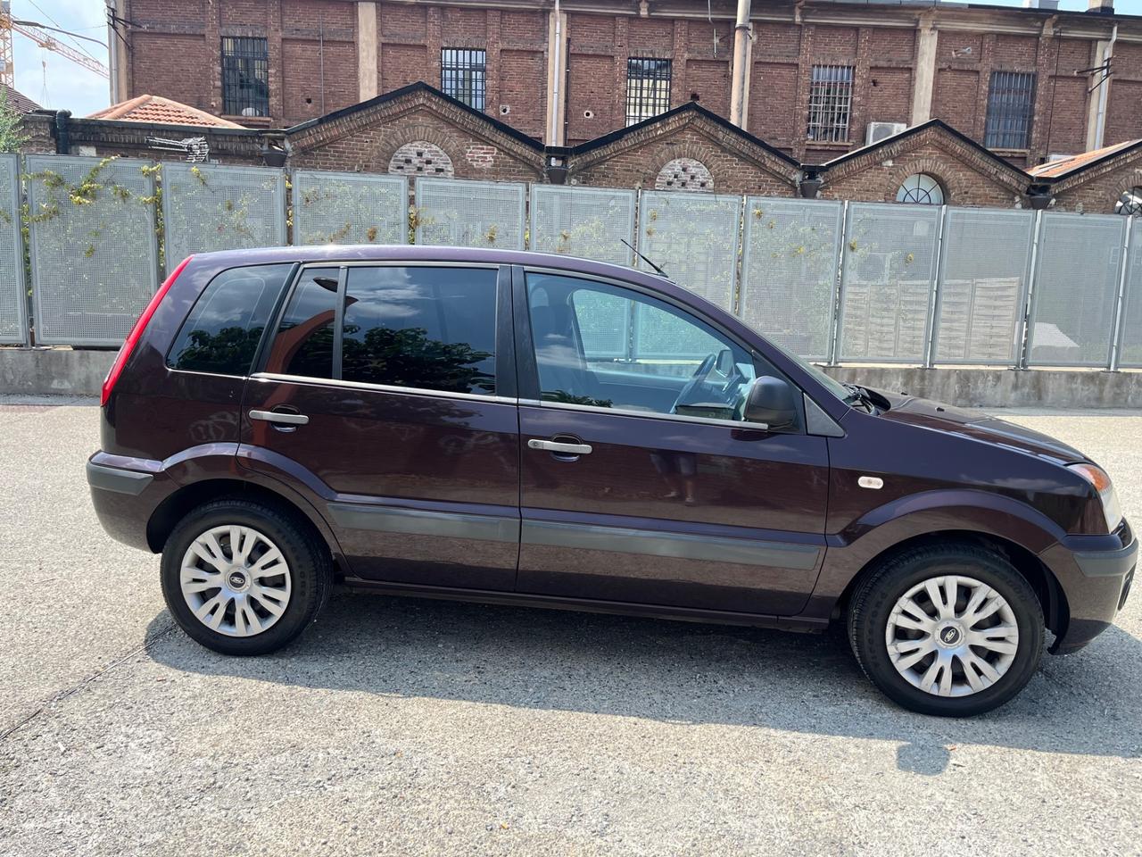 Ford Fusion UAV 1.6 16V 5p.