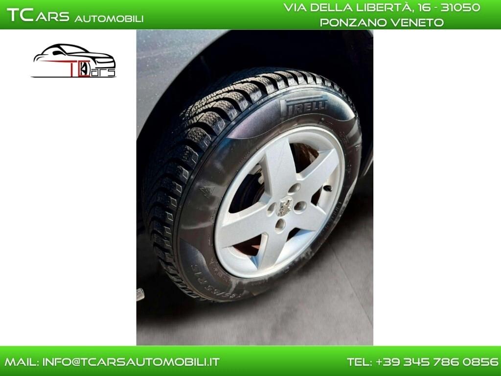 PEUGEOT 207 1.4 BENZINA - KM CERTIFICATI - 5 PORTE