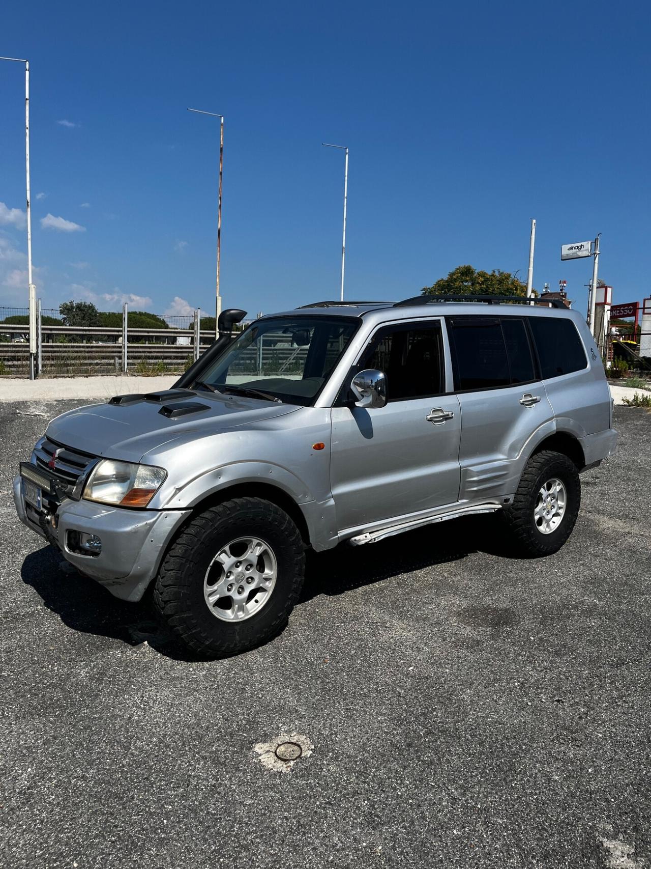 VENDO 2 Mitsubishi Pajero 3.2 16V DI-D 5p. GLX