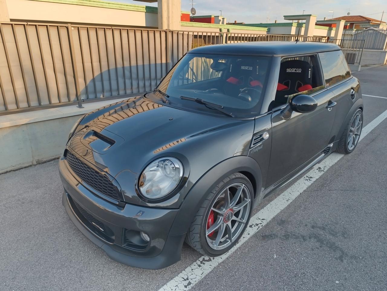 Mini John Cooper Works 211cv #GM