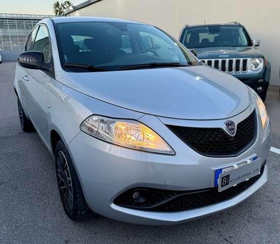 Lancia Ypsilon 1.0 FireFly 5 porte S&S Hybrid Ecochic Gold