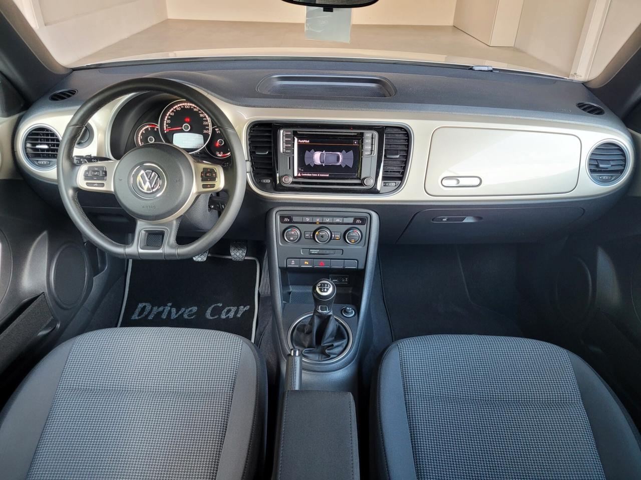 Volkswagen Maggiolino CABRIO 2.0 tdi CRUISE CARPLAY SENS. ANT+POST C.16"
