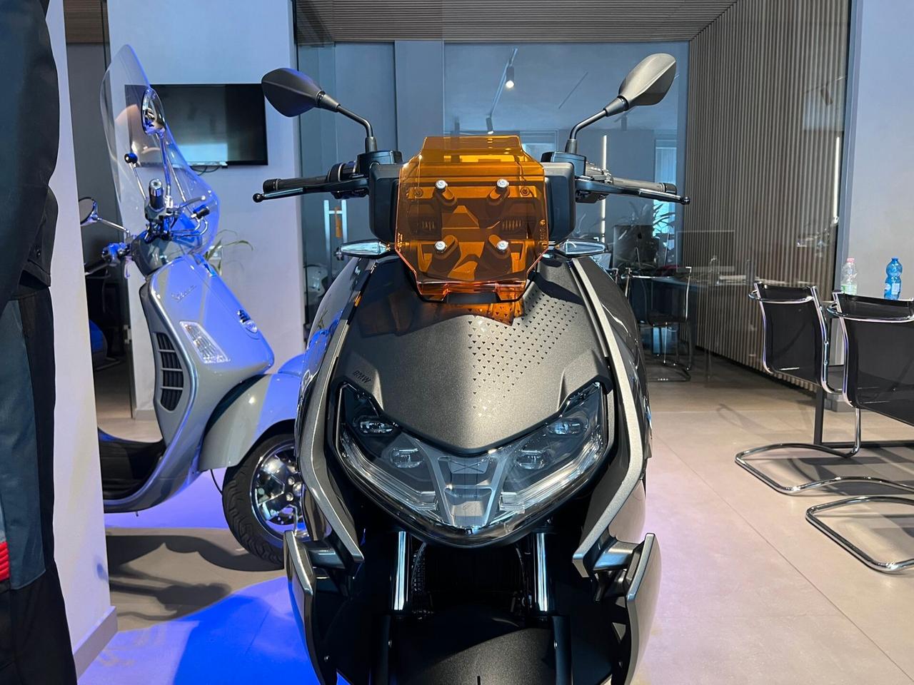 Bmw CE 04