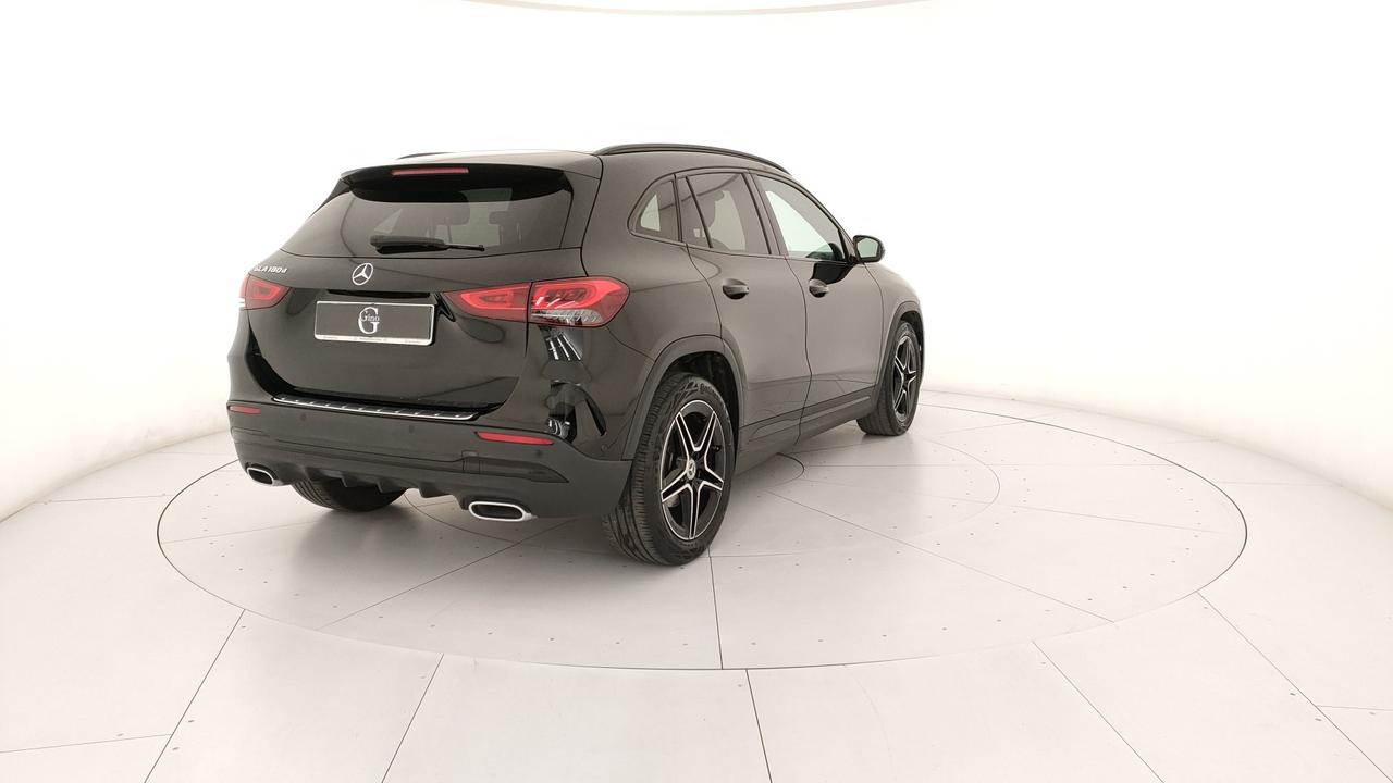 Mercedes-Benz GLA 180 d Premium auto