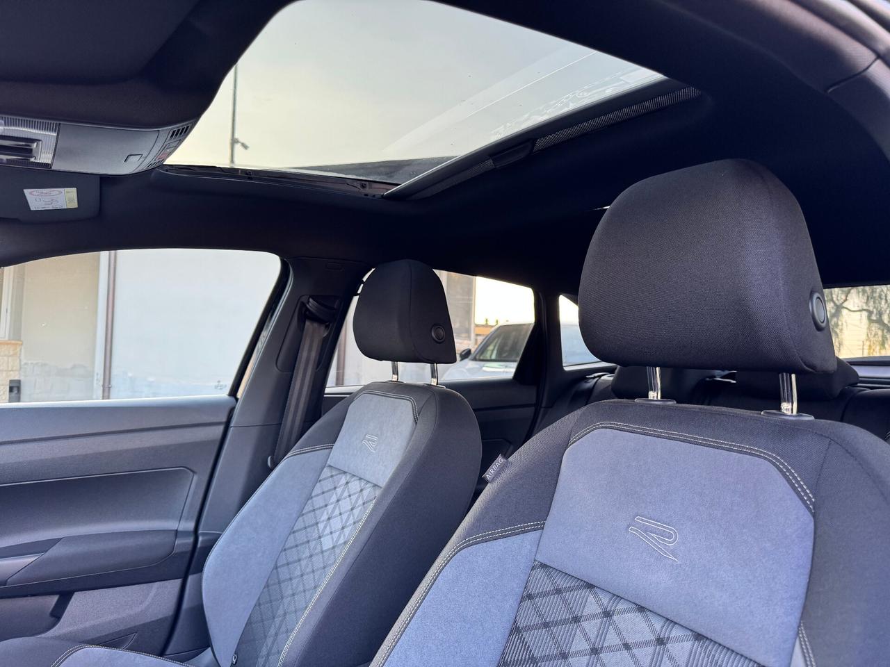 Volkswagen Taigo 1.0 TSI 115 CV R-Line