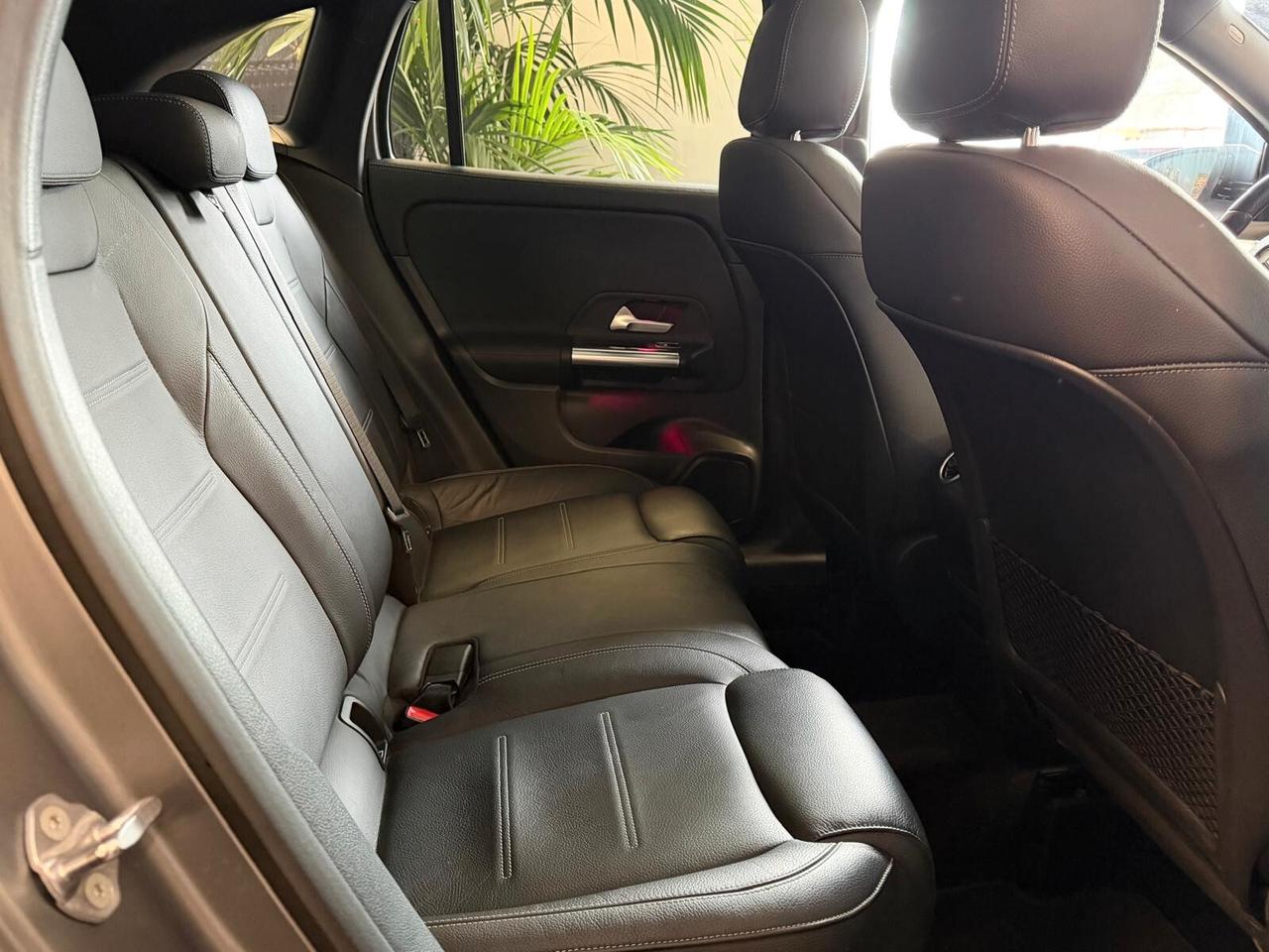 MERCEDES-BENZ GLA 220D PREMIUM 2.0 190CV 4MATIC TETTO NAVI CAM ANNO 2023