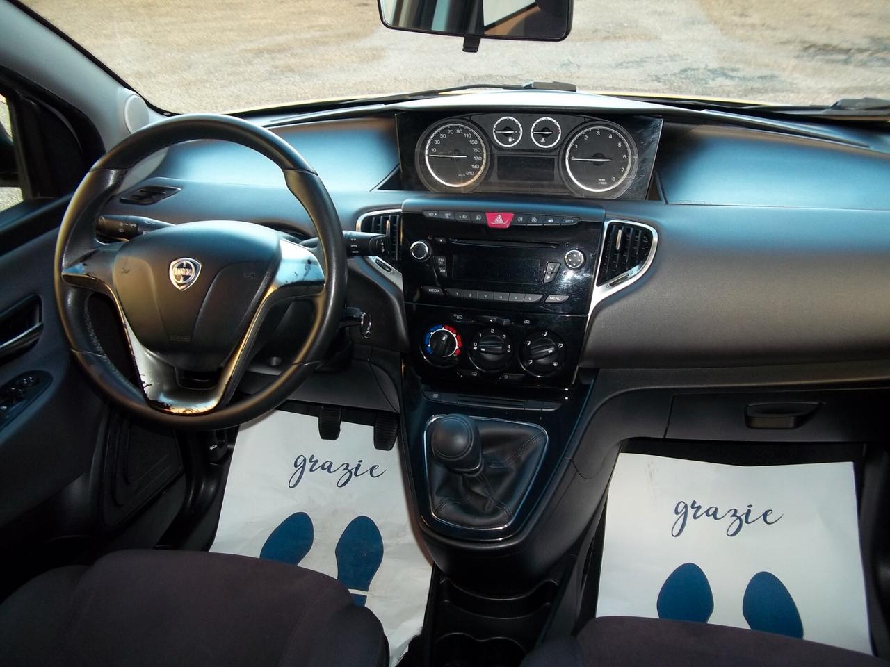 Lancia Ypsilon Gold 1.2 8v Ok neopatentati 5 posti Euro 5B