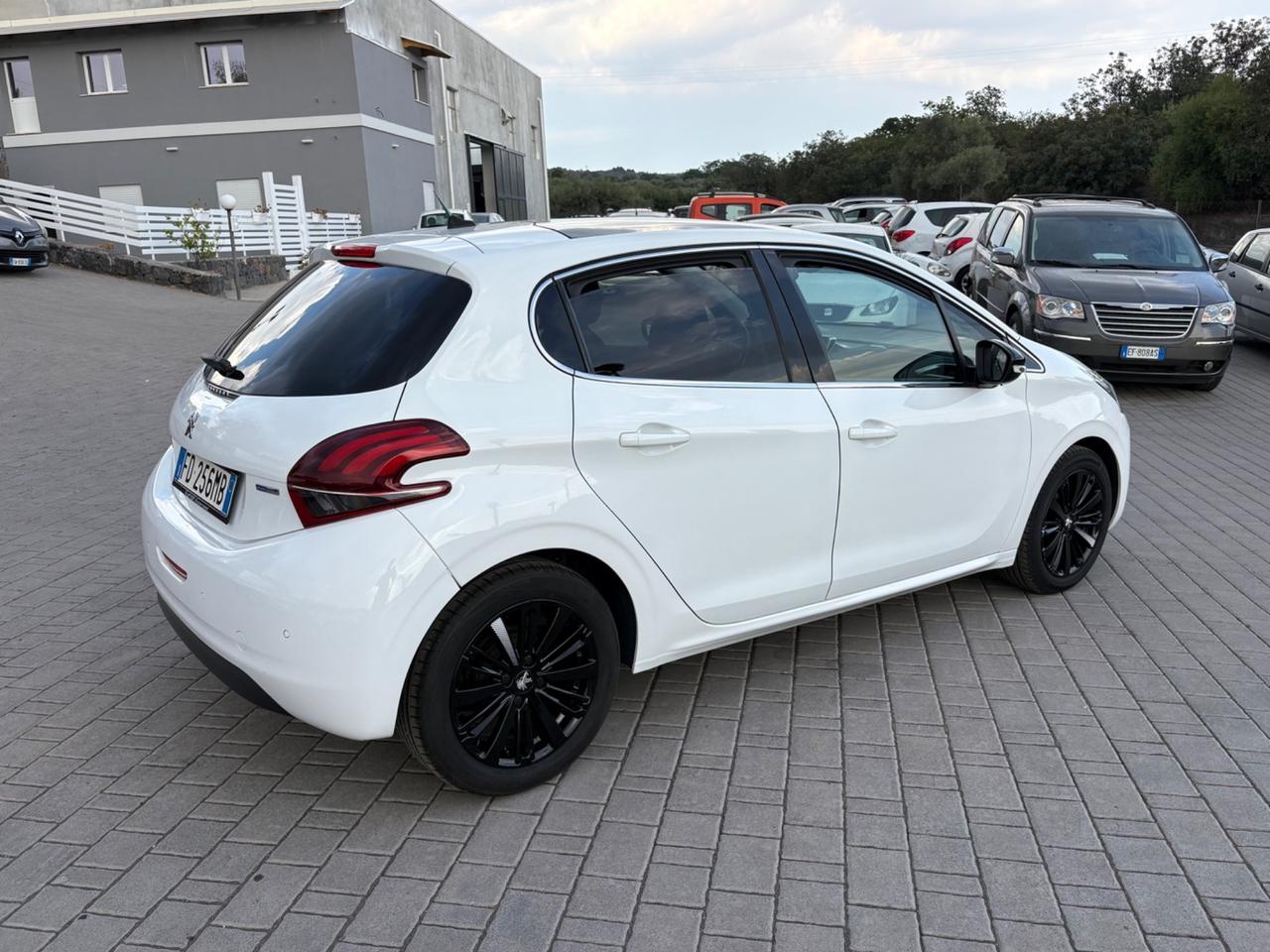 Peugeot 208 PureTech 82 5 porte Allure