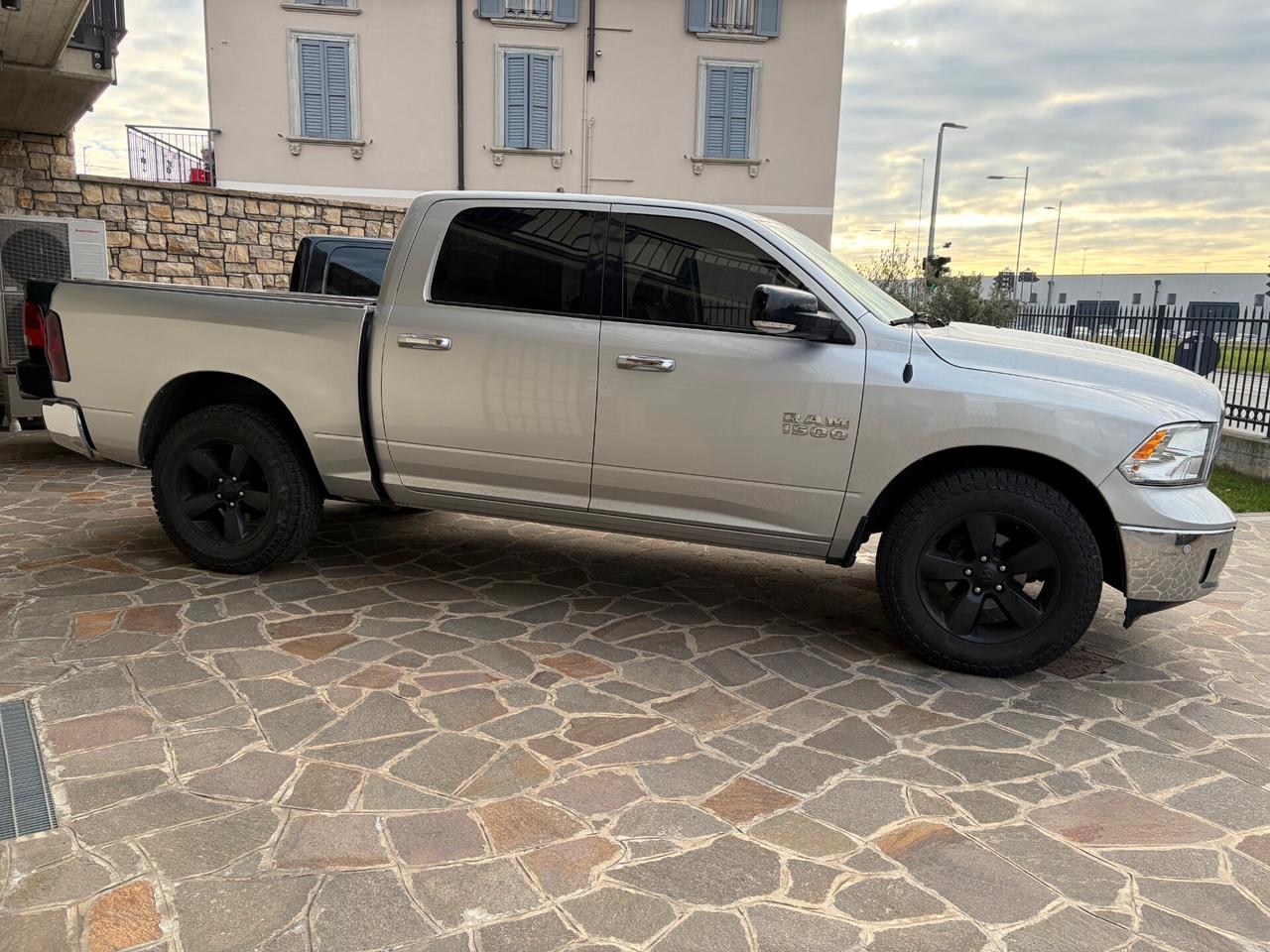 Dodge RAM 1500 5.7 V8 BIGHORN + GPL