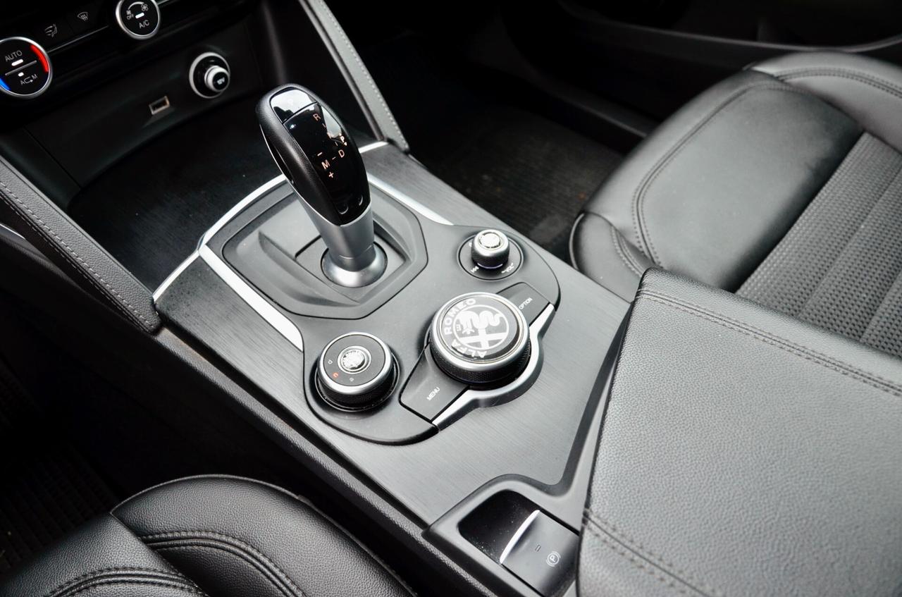 ALFA ROMEO STELVIO 2.2 TD EXECUTIVE Q4 210cv AUTO, EURO 6D, FARI LED, NAVI, RETROCAMERA, PERMUTE