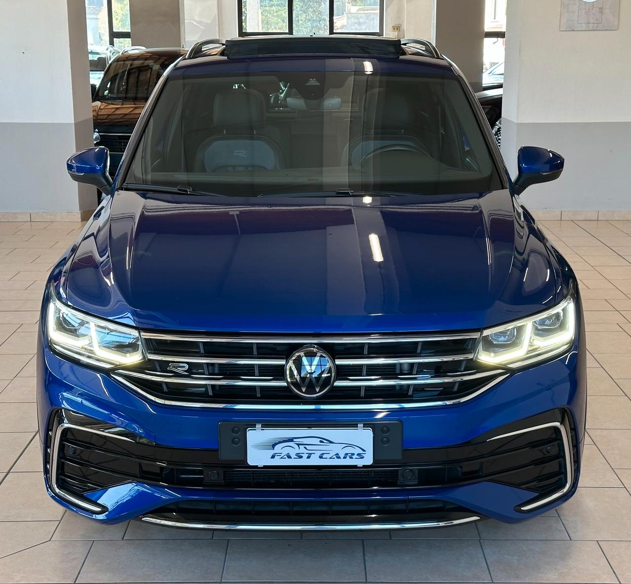 VOLKSWAGEN TIGUAN R-LINE 2.0 TDI DSG *TETTO*LUCI*RADAR*