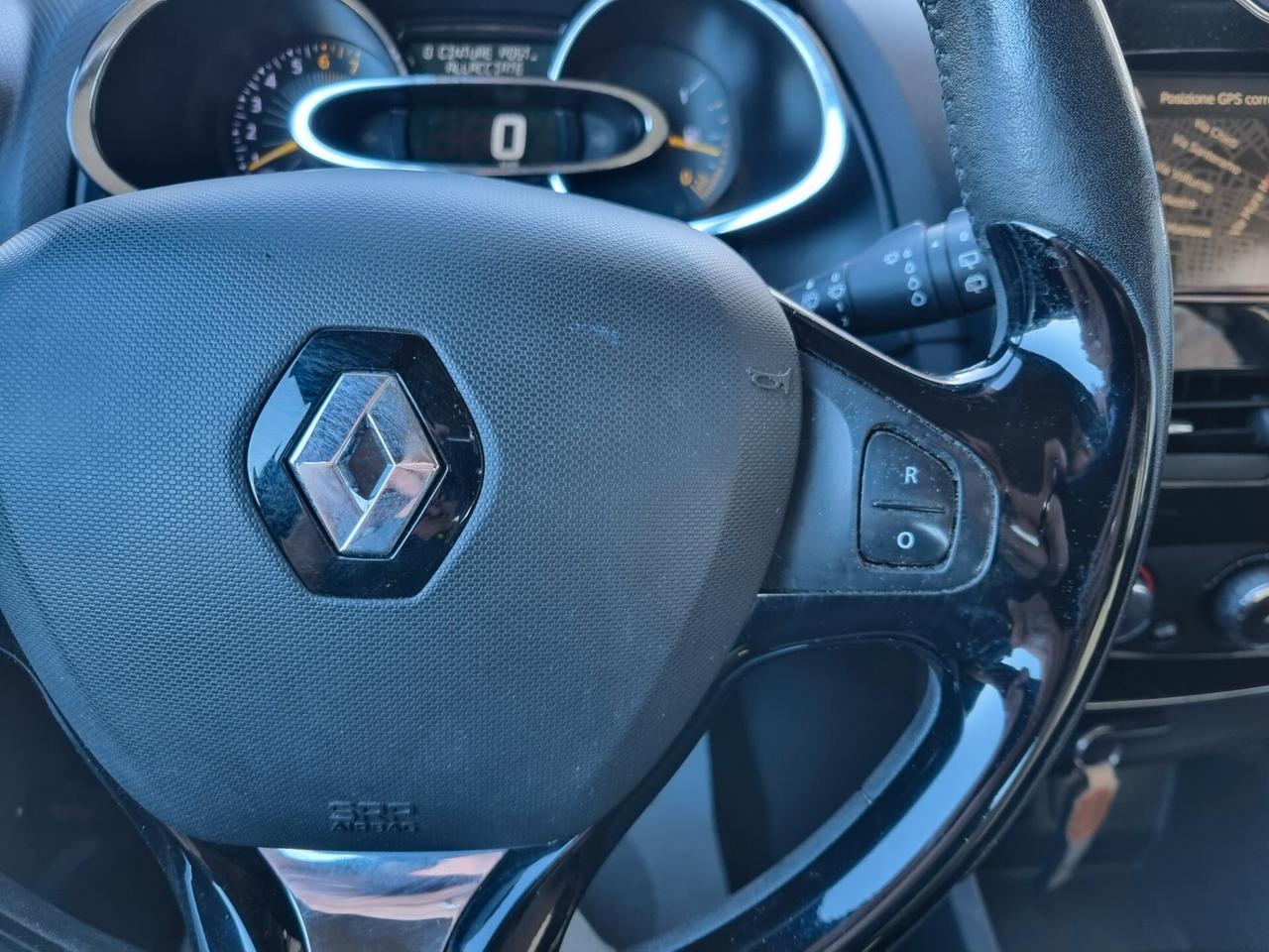 Renault Clio 1.2 75CV 5 porte Costume National
