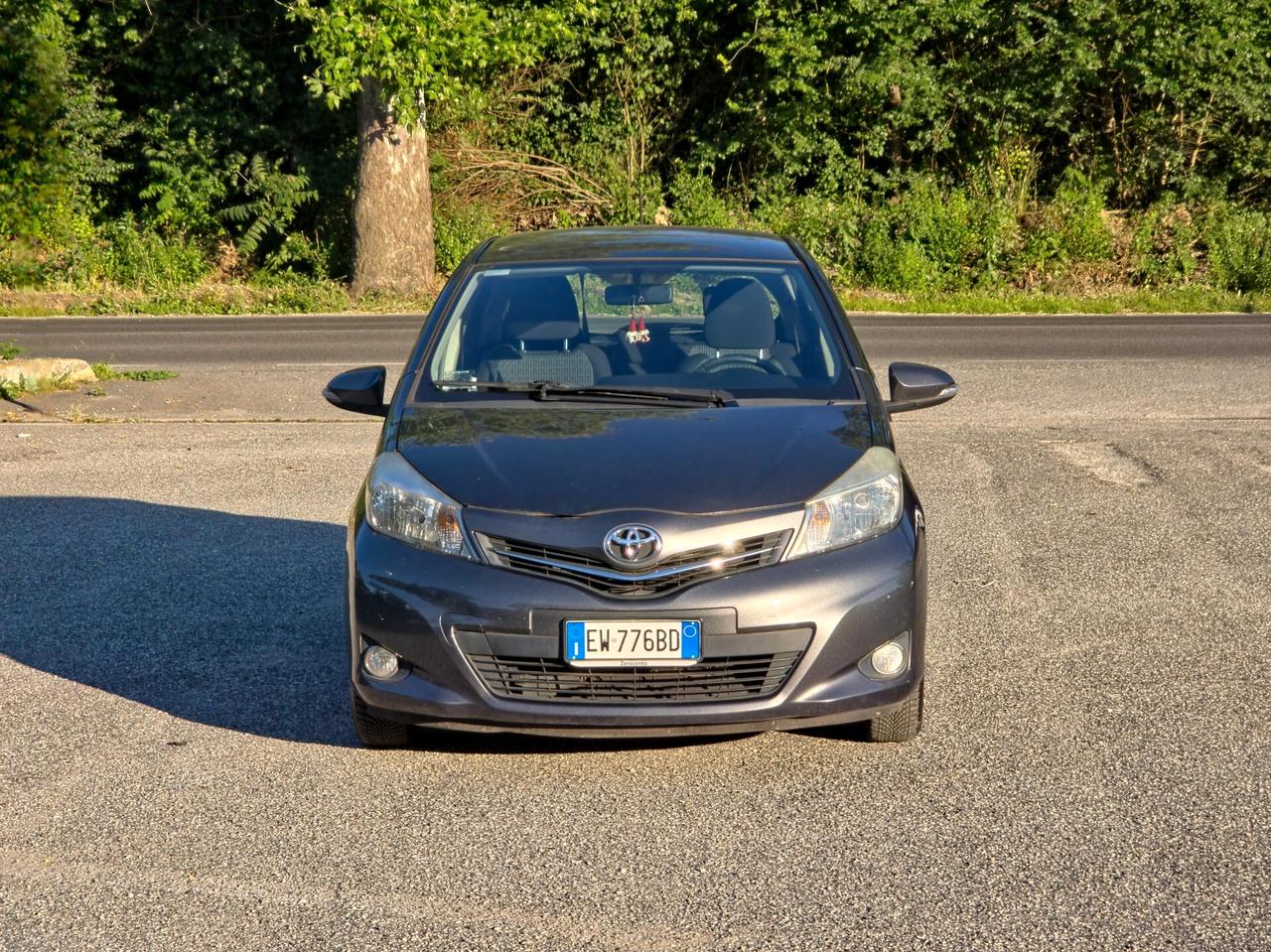 Toyota Yaris 1.0 5 porte Lounge CV-69 E5B Manuale NEO 2014