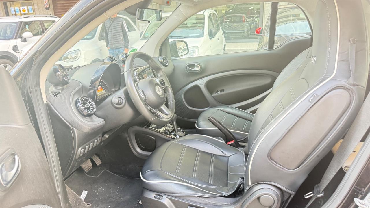 Smart ForTwo 70 1.0 twinamic Passion LED NAVI PANORAMA CERCHI 15 PDC
