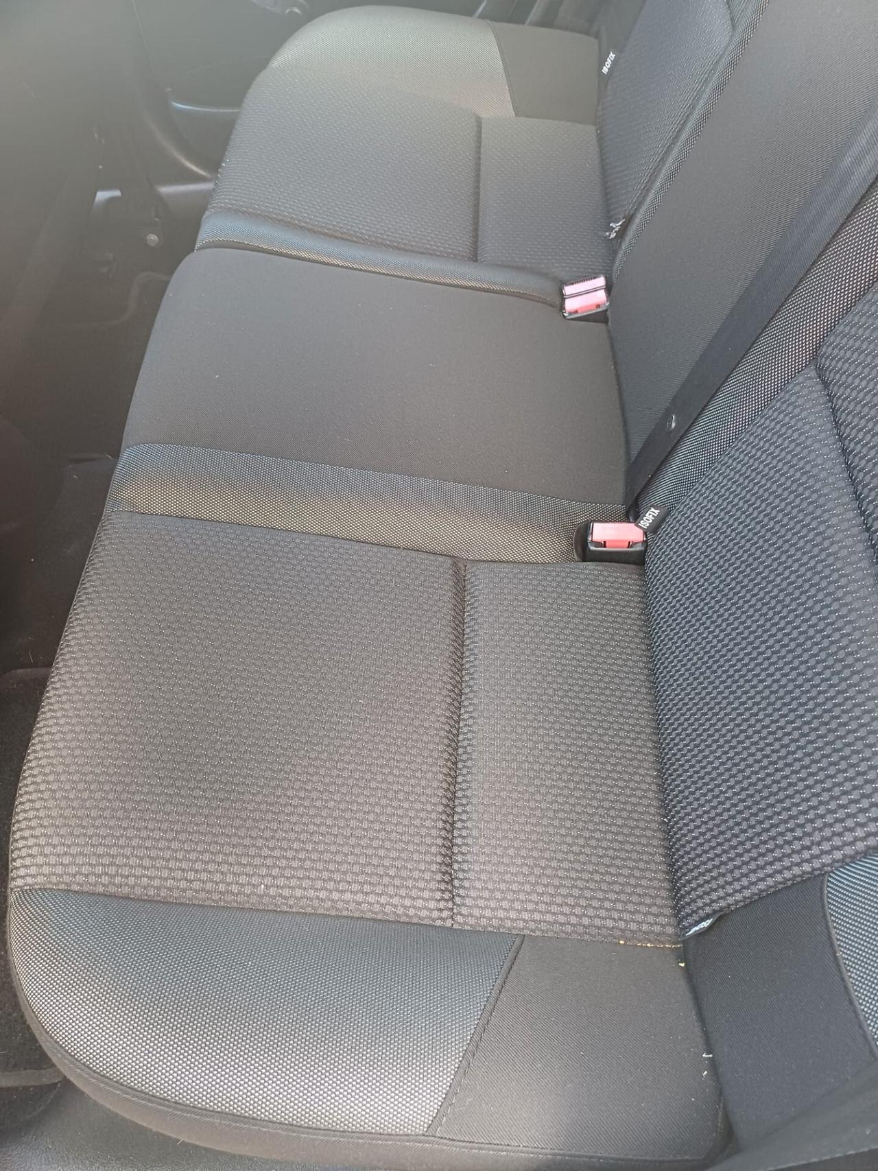 Peugeot 207 1.4 8V 5p POCHI KM - 2012