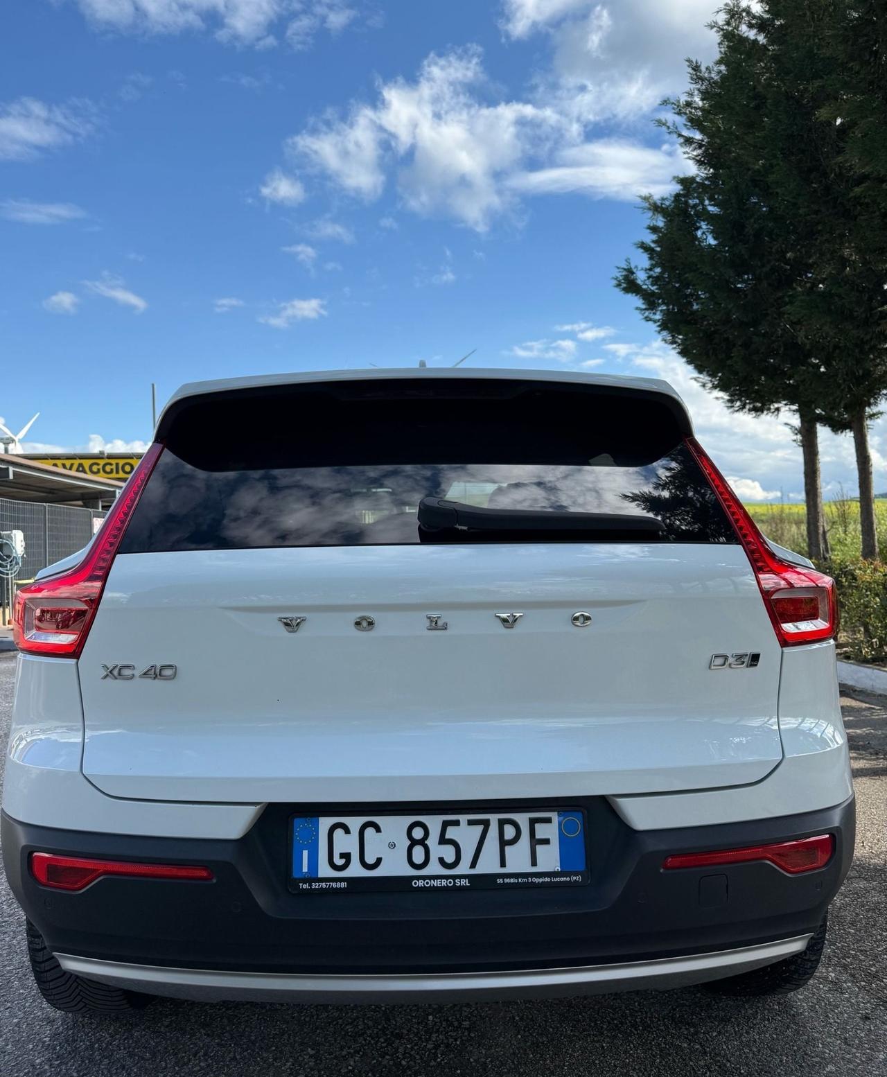 Volvo XC40 D3 AWD Geartronic Momentum auto Pro N1