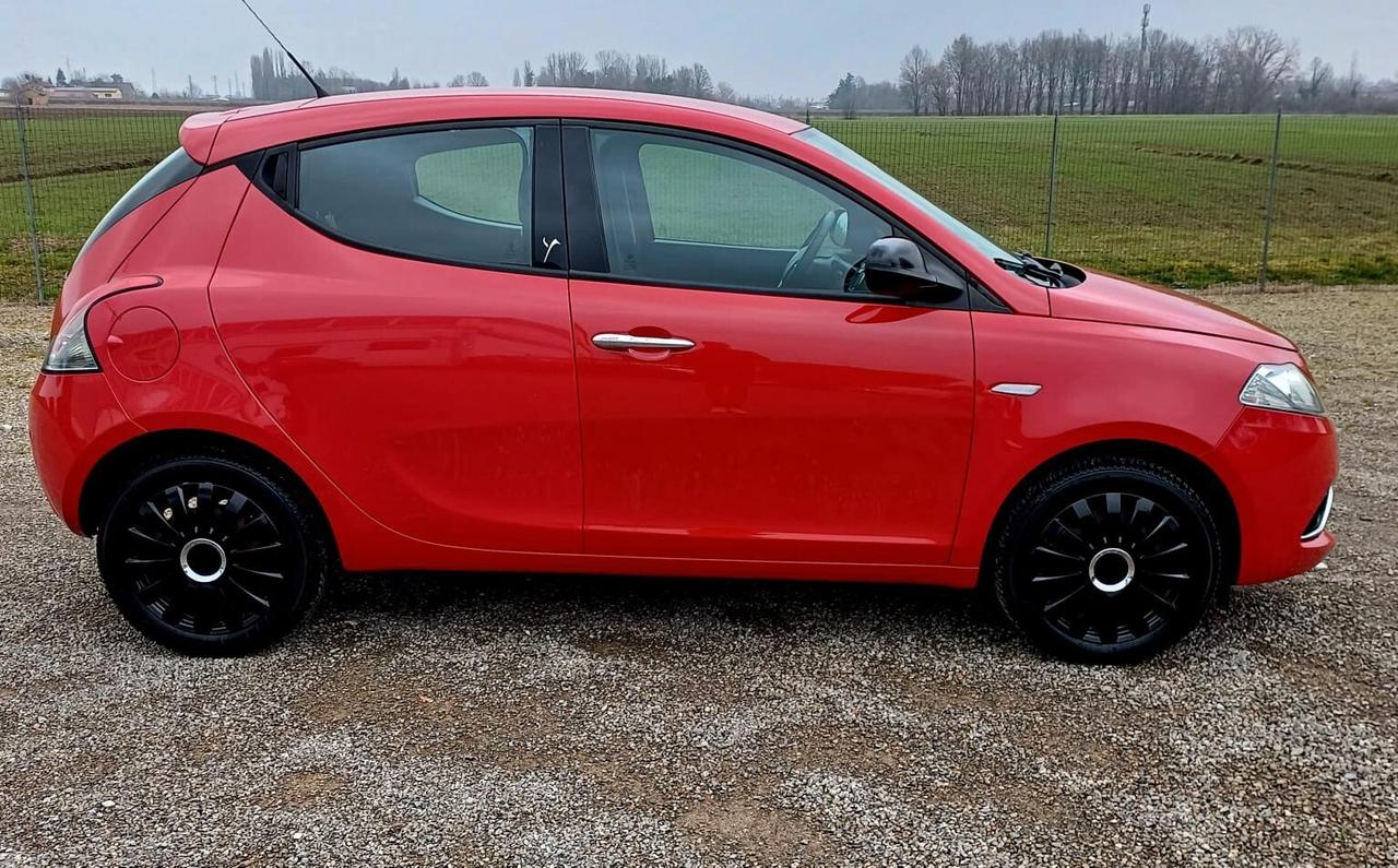 Lancia Ypsilon 1.2 69 CV 5 porte Platinum