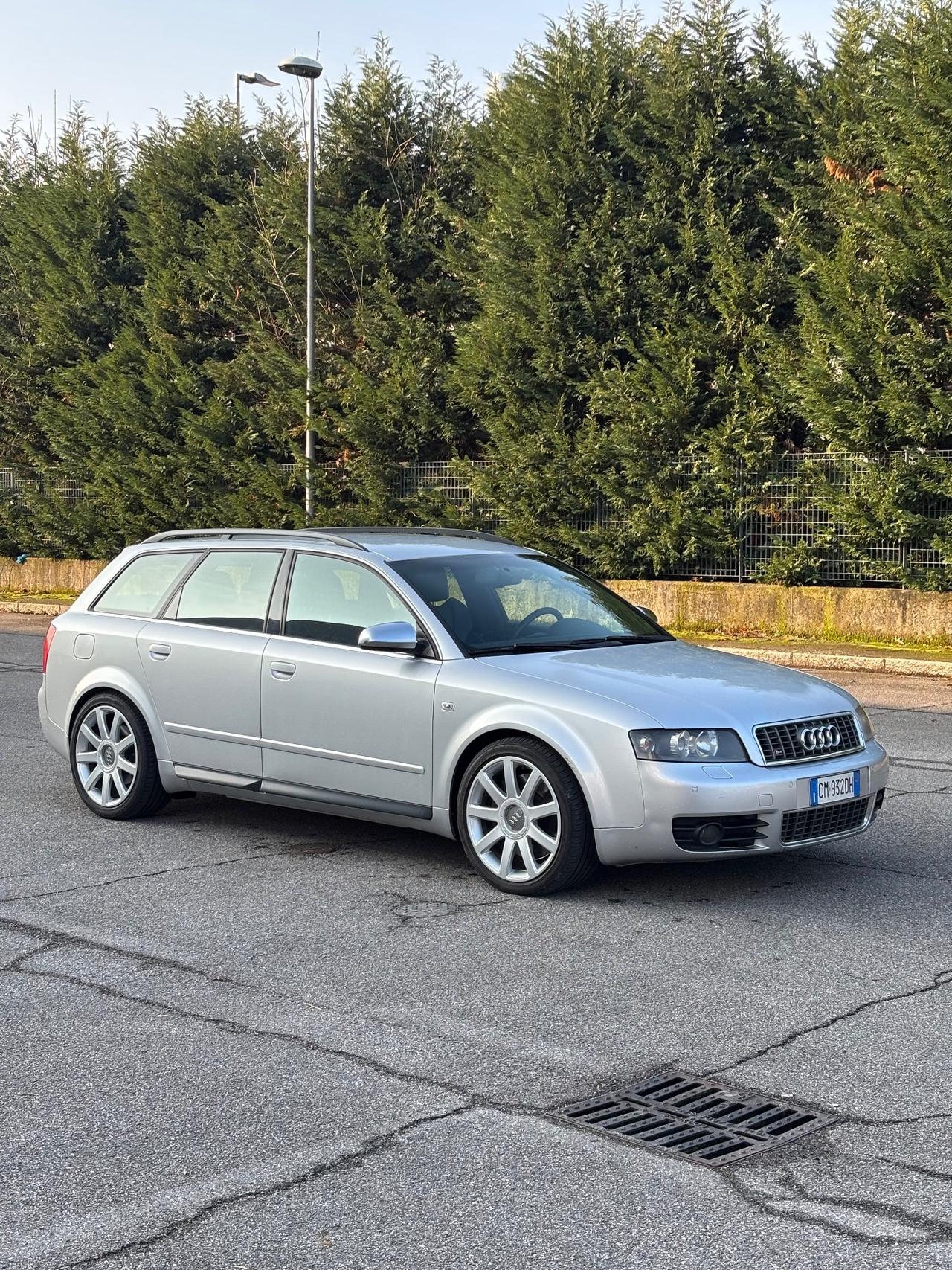 Audi S4 4.2 V8 344CV