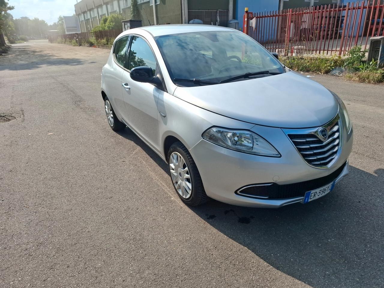 Lancia Ypsilon 1.2 69 CV 5 porte Platinum