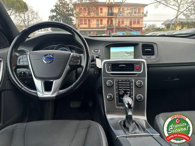 VOLVO V60 Cross Country D3 Geartronic Momentum