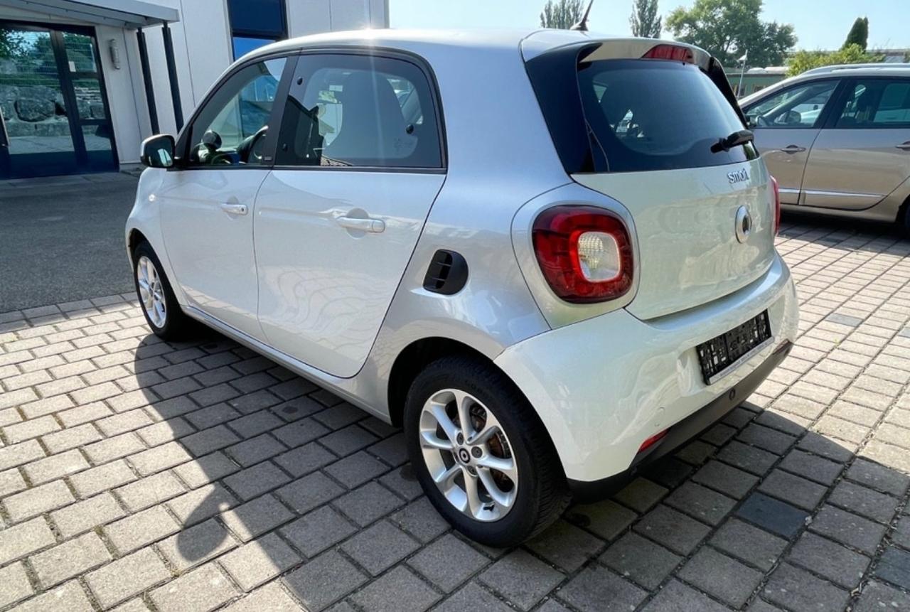 Smart ForFour 70 1.0 Passion Navi PDC