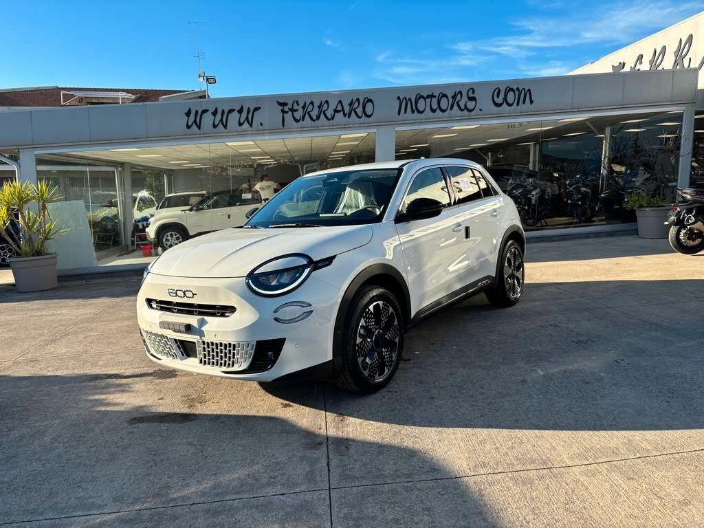 Fiat 600 Hybrid 110 CV DCT MHEV La Prima 2025 KM 0 IVA ESPOSTA Tua a solo 249 Euro al mese