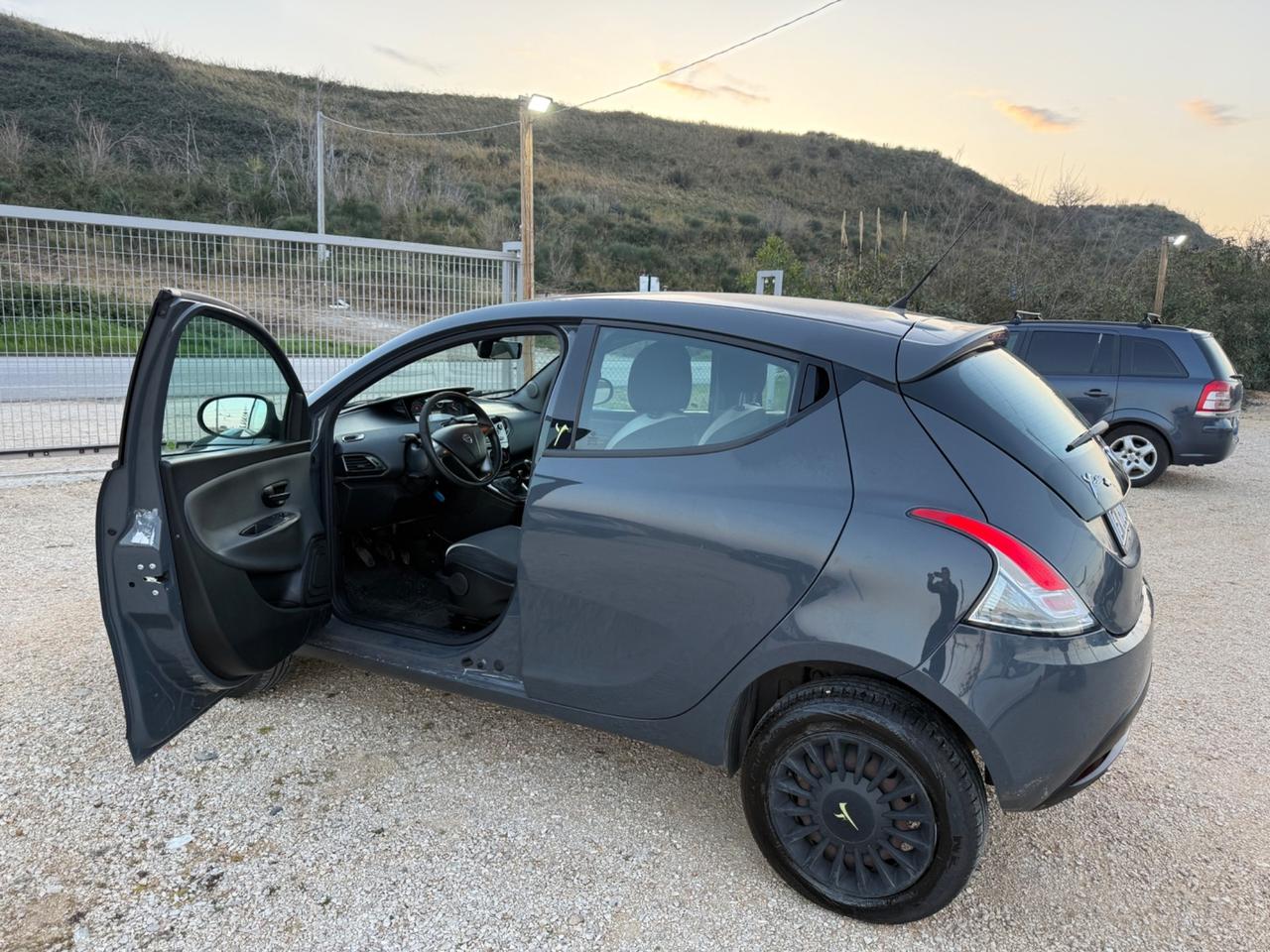 Lancia Ypsilon 2015 0.9 TwinAir Metano PERMUTE