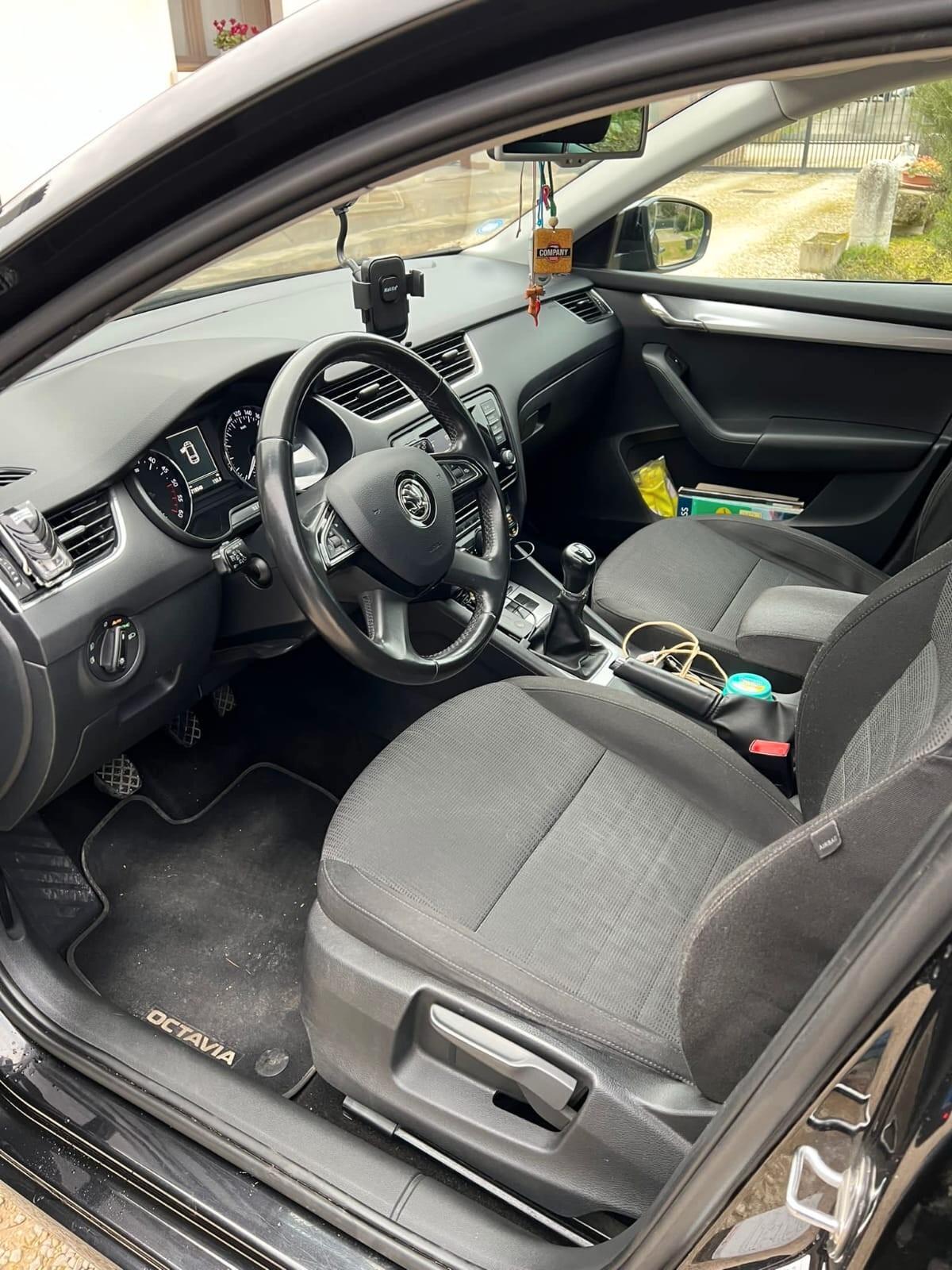Skoda Octavia 1.6 TDI CR 105 CV Wagon Ambition