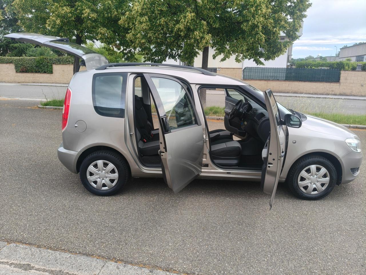 Skoda Roomster 1.2 SOLAMENTE 73.000 KM