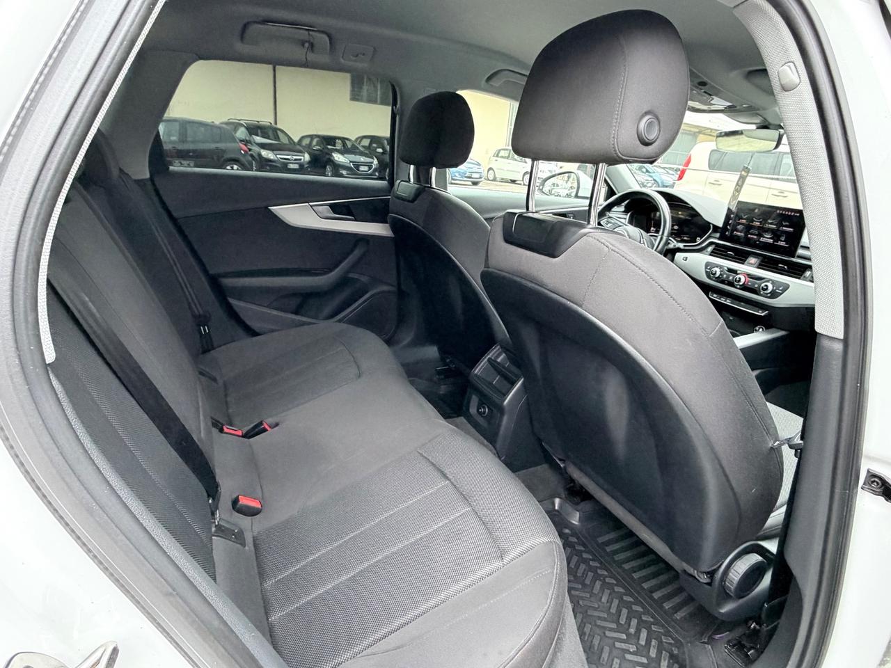 Audi A4 40TDI 2.0TDI 136CV AUTOMATICO EUR6 NEOPAT