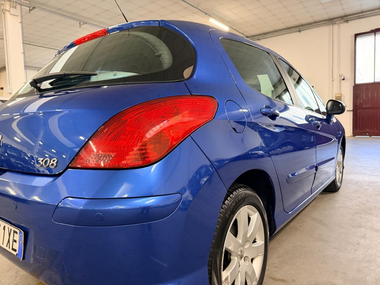 Peugeot 308 1.4 VTi 98CV 5p. Premium