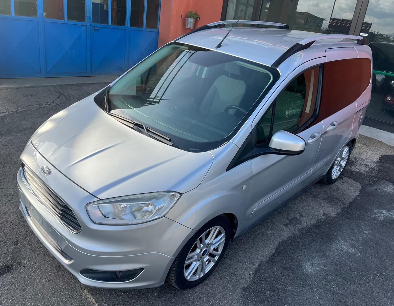 Ford Tourneo Courier 1.5 TDCI 75 CV Titanium