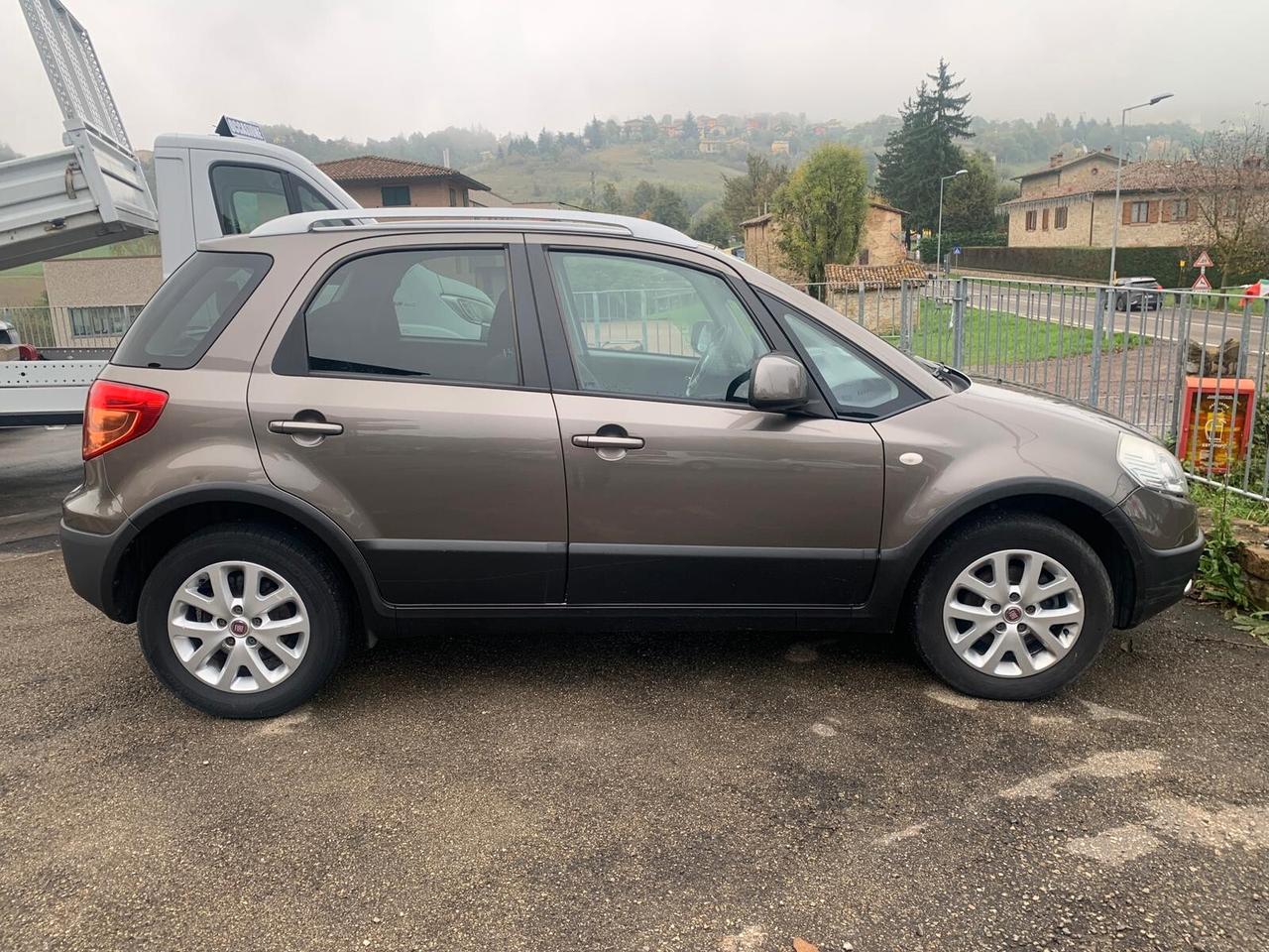 Fiat Sedici 4x4-tdi-anno 2012- 115000 km-con gancio traino-unico proprietario-sost distrib-full opti