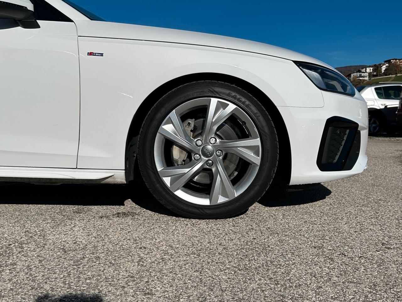 Audi A4 Avant S-LINE 40 TDI S tronic edition