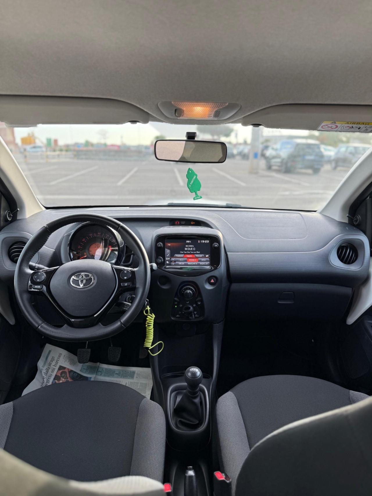 Toyota Aygo 1.0 VVT-i 69 CV 5 porte x-business