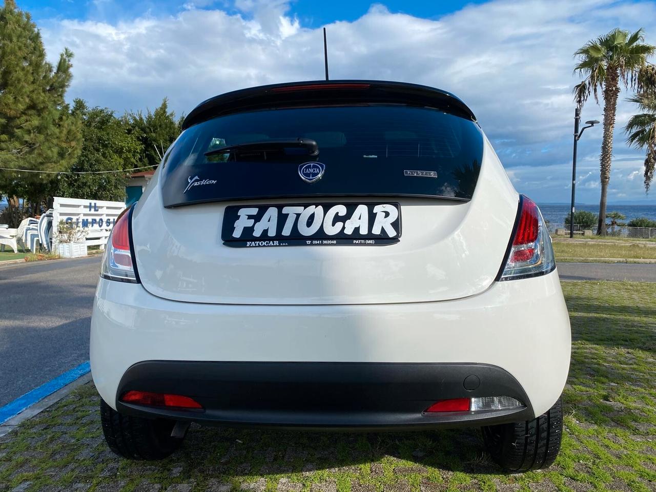 Lancia Ypsilon 1.0 FireFly 5 porte S&S Hybrid Alberta Ferretti