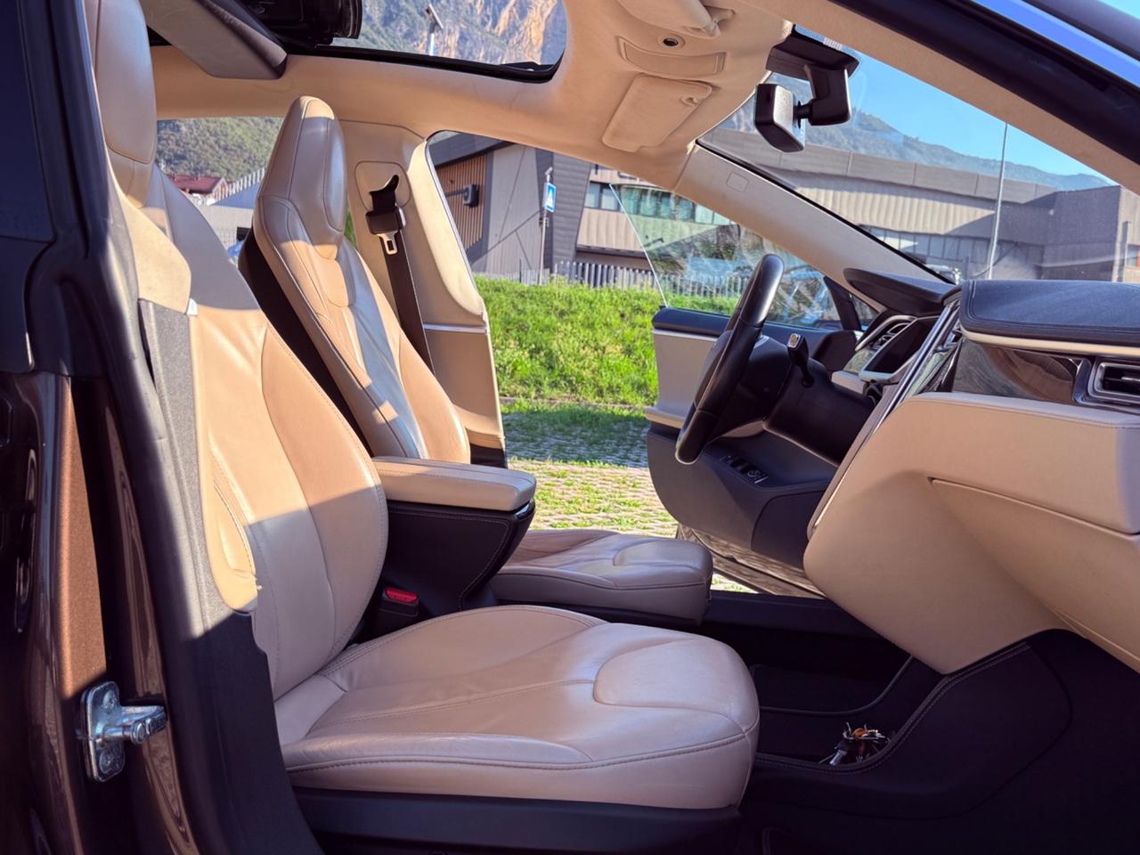 Tesla Model S 85 ,,RICARICA GRATIS A VITA”