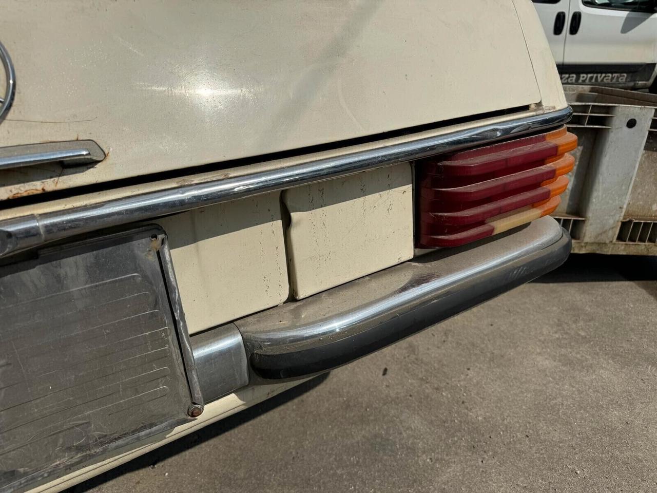 Mercedes-benz 200 Mercedes-Benz 200 D (W115) – Anno 1972