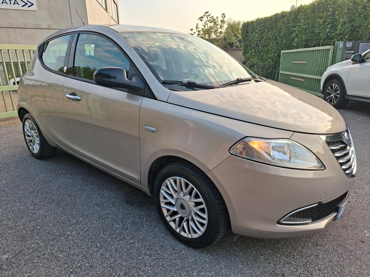 Lancia Ypsilon 1.2 GPL FINO AL 2034 / DA NEOPATENTATI / EURO 6