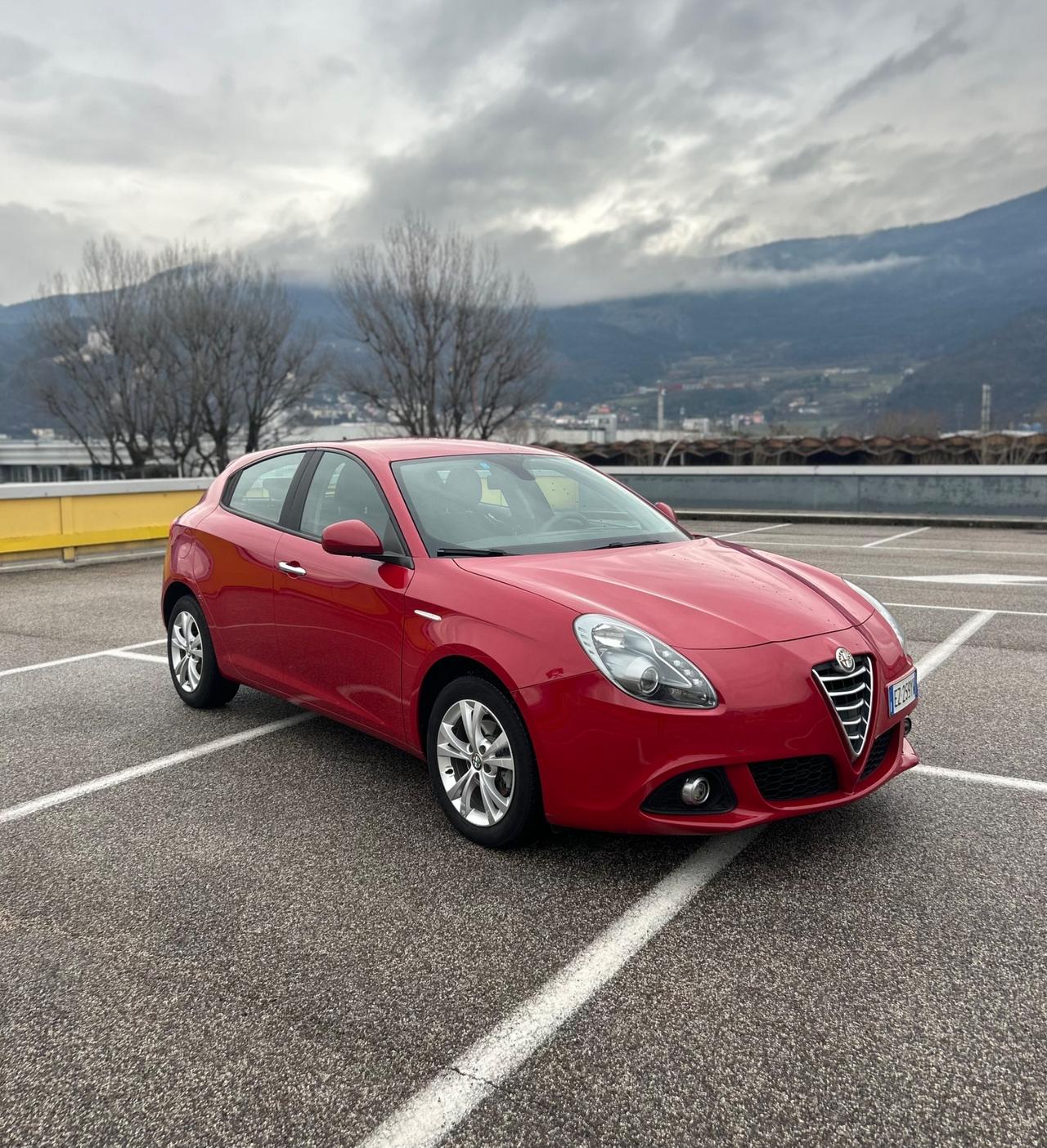 Alfa Romeo Giulietta JTDm-2 Exclusive Neopatentati