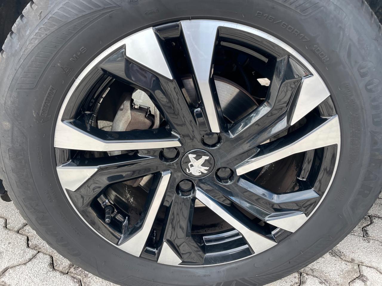 Peugeot 2008 1.2 puretech Allure AUTOMATICA NESSUN VINCOLO