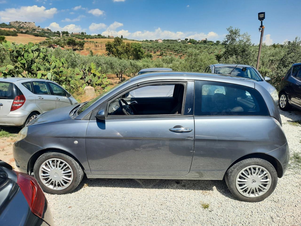 Lancia Ypsilon citroen C3
