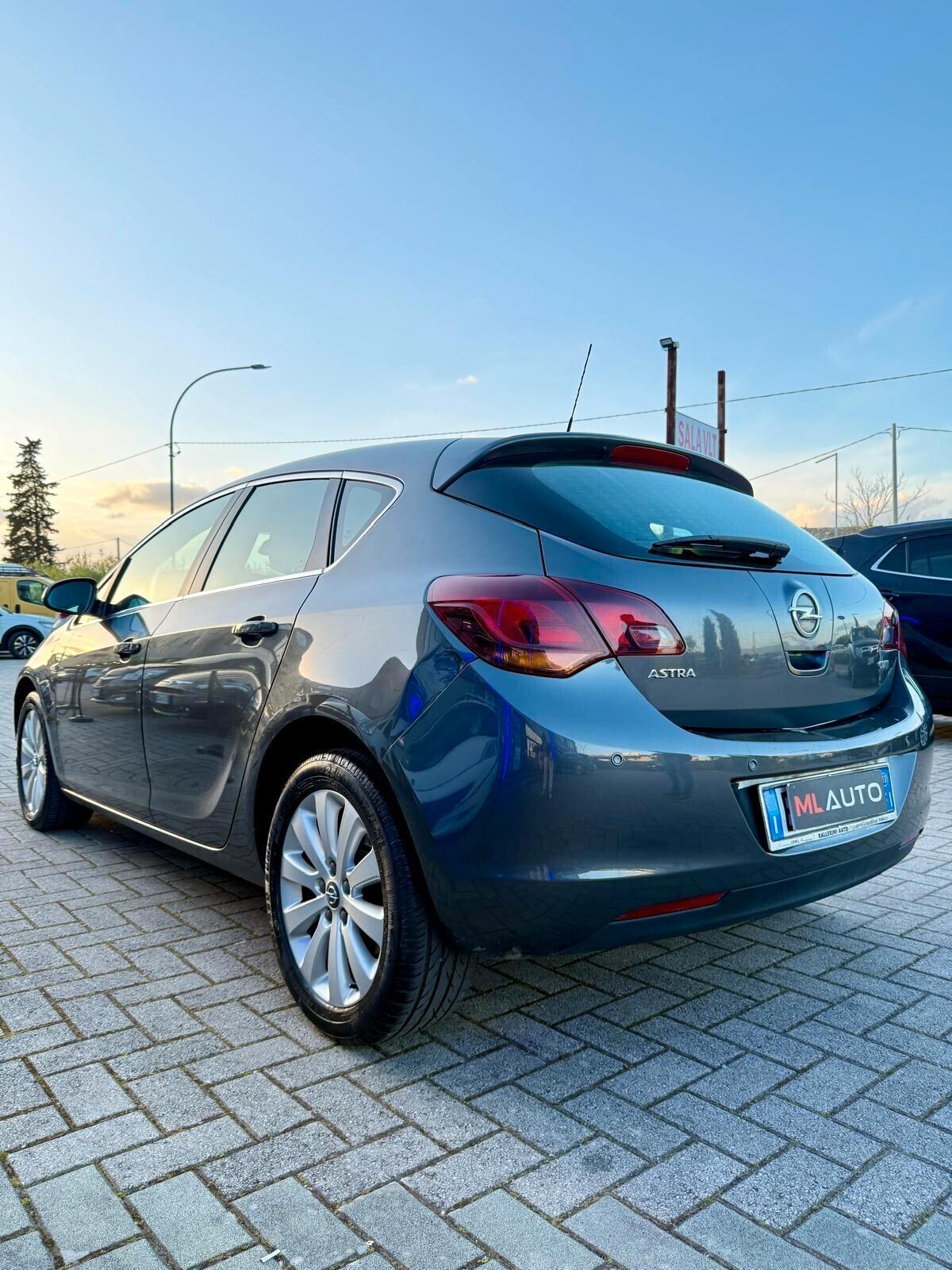 Opel Astra 1.7 CDTI 125CV COSMO 5P - OK NEOPATENTATO